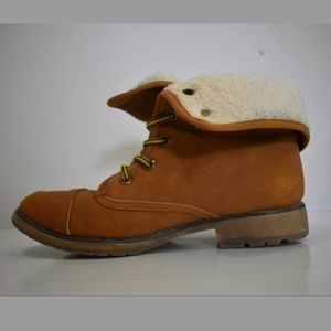 EUC Dirty Laundry Tan Boots